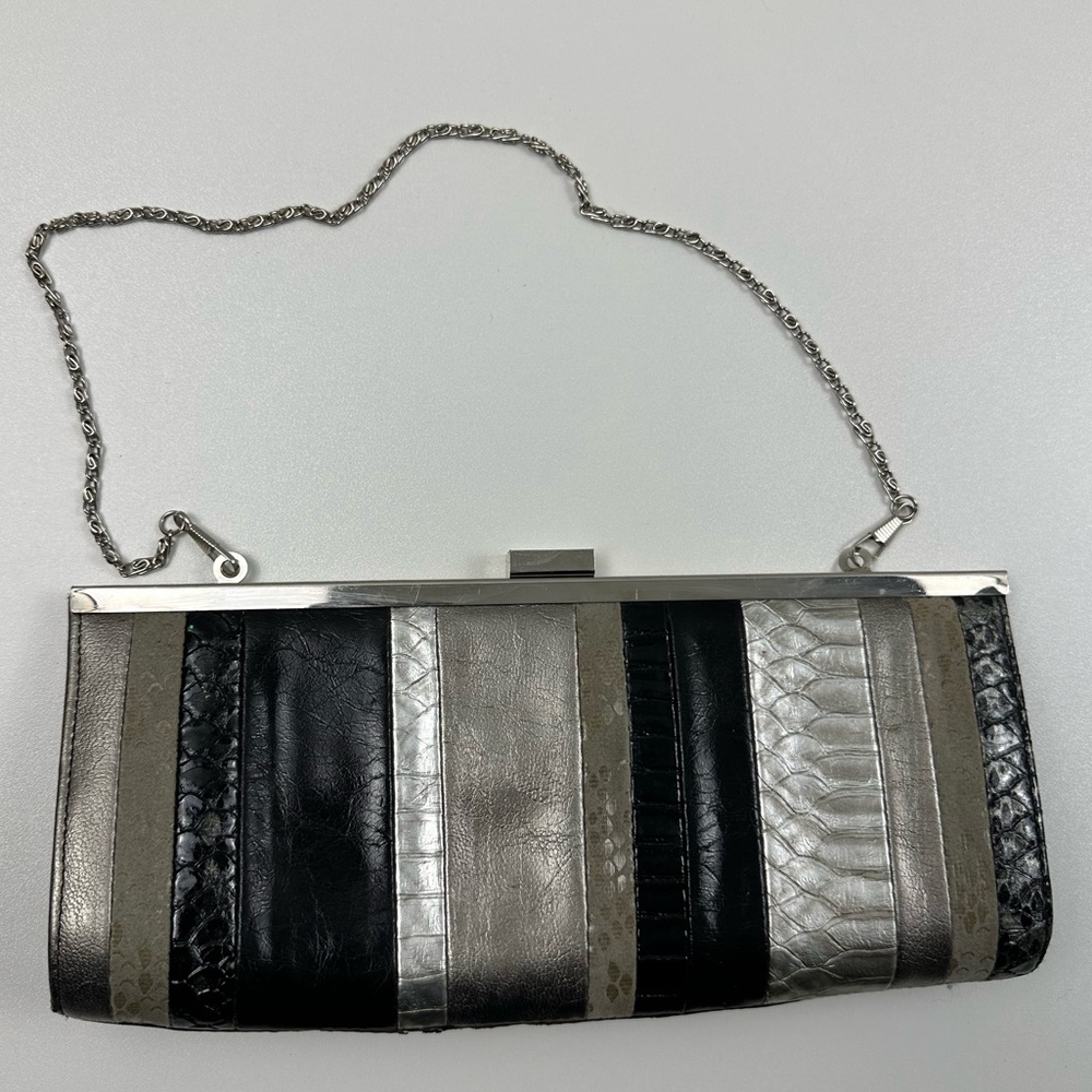 Clutch with chain
